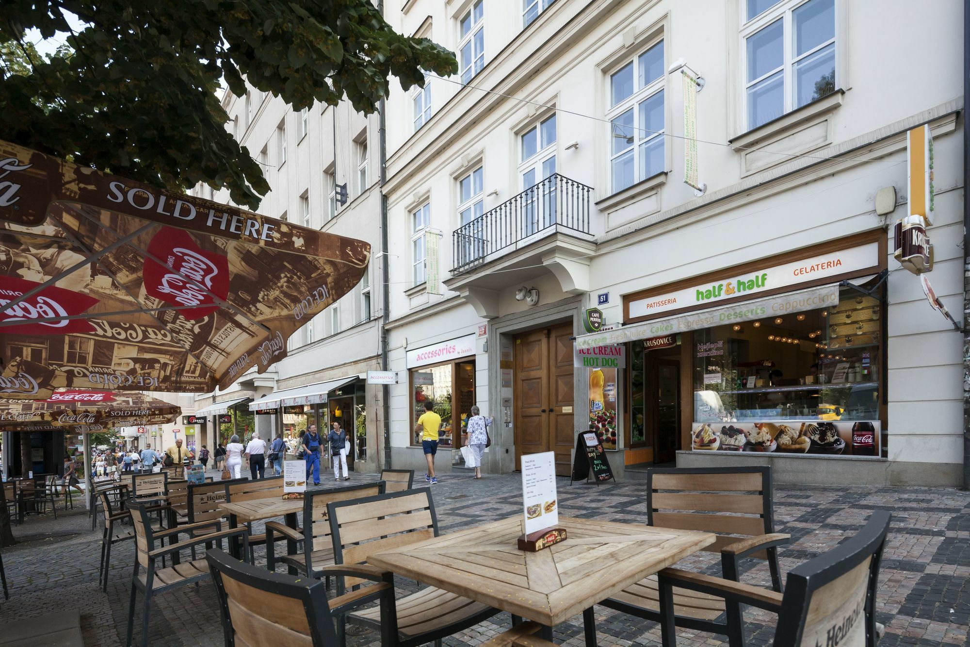 Capital Apartments Praga Exterior foto